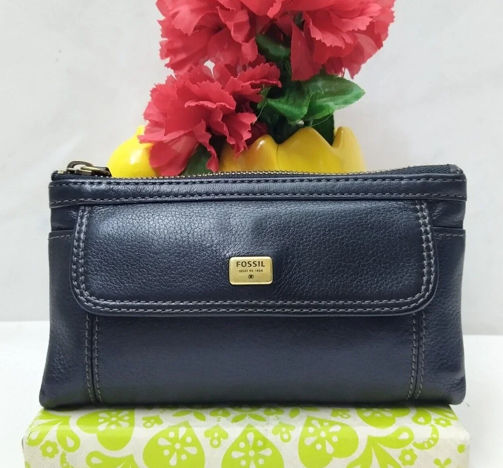 Fossil Black Pebbled Leather Credit Card ID Window Zipper Closure Wallet
